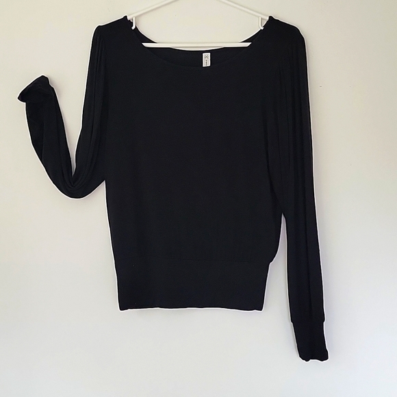 Long sleeved black scoop neck, Gentle Fawn, day to night, soft fabric top - Picture 6 of 6